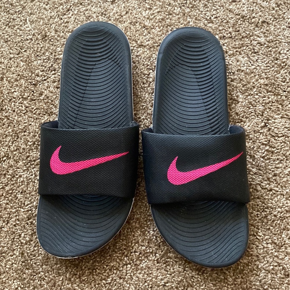 Nike women’s slides (size 10)